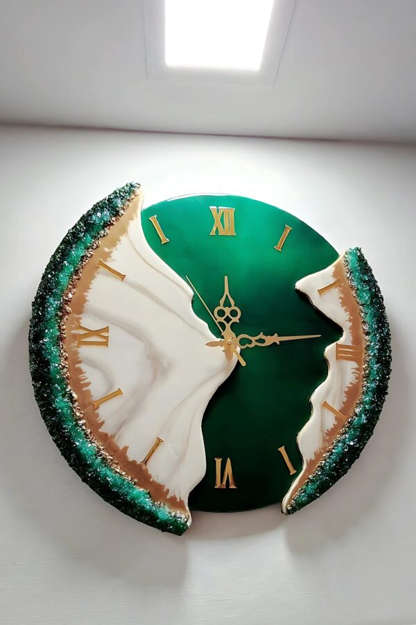 Emerald Shattered Geode Resin Wall Clock