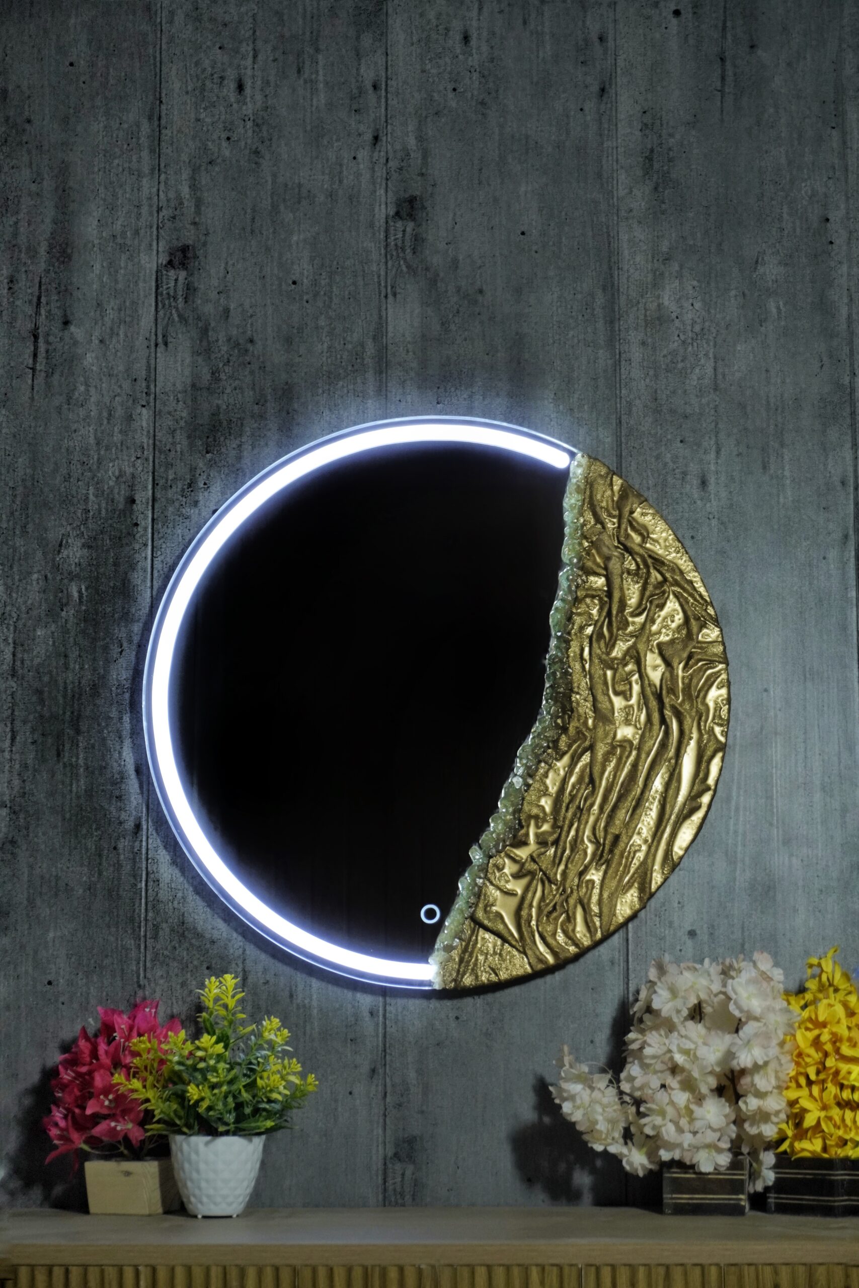 Golden Dune Resin Art LED Mirror – 24×24