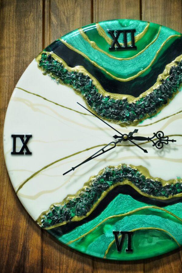 Emerald Geode Resin Wall Clock - Image 2