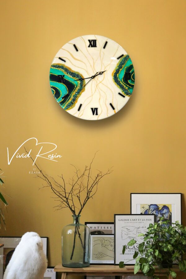 Emerald Geode Resin Wall Clock – 23x23"